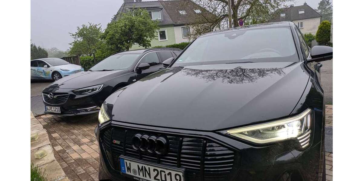 Audi e-tron 59.735 km 33.000 &euro; Wuppertal 42279