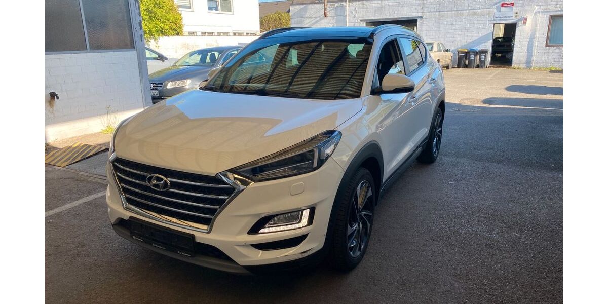 Hyundai TUCSON 49.000 km 16.900 &euro; Monheim 40789