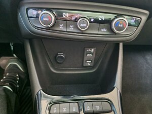 Opel Crossland X Innovation Park&Go Navi LED Scheinwerf 41.901 km 15.290 &euro; HAAN 42781