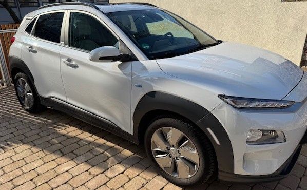 Hyundai KONA Elektro 48.000 km 21.650 &euro; Köln 50931