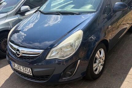 Opel Corsa 180.000 km 1.989 &euro; Düsseldorf 40470