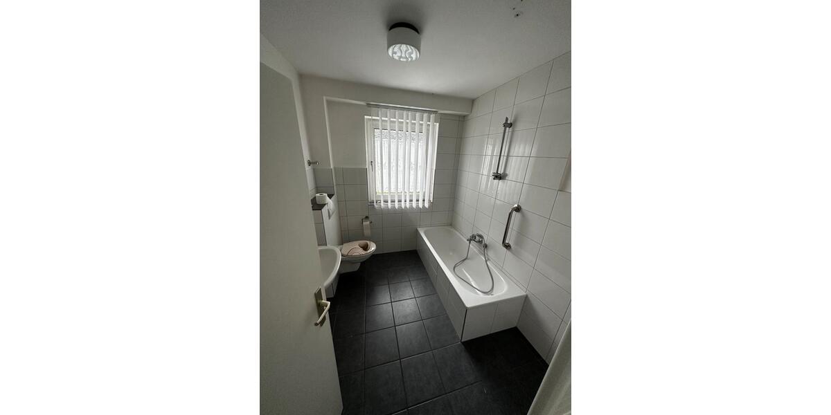 Etagenwohnung Remscheid Reinshagen - 1 Zimmer, 35 m&sup2;, 400&euro; | Angebot:25920242