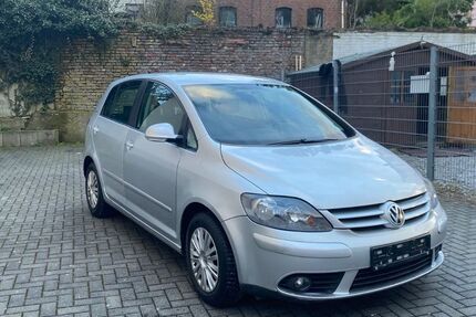 VW Golf 107.600 km 5.999 &euro; Solingen 42655
