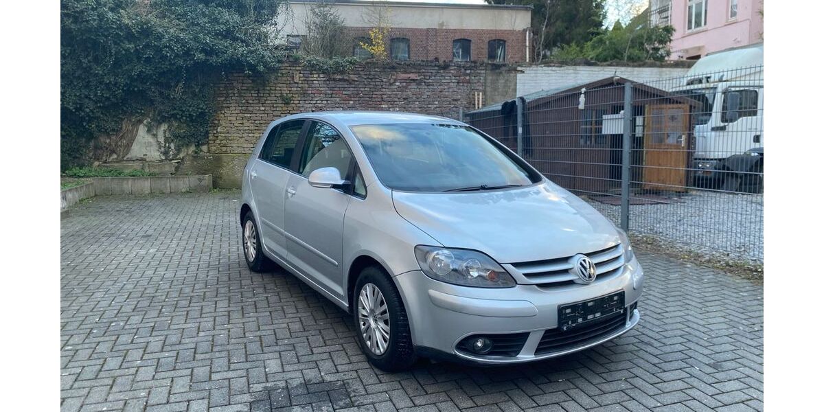 VW Golf 107.600 km 5.999 &euro; Solingen 42655