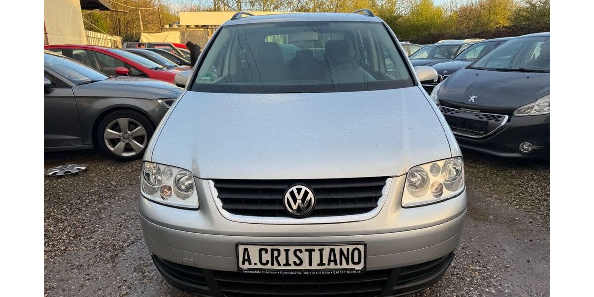 VW Touran 224.727 km 2.699 &euro; Köln 51107
