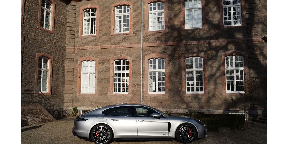 Porsche Panamera 72.000 km 90.900 &euro; Köln 50670
