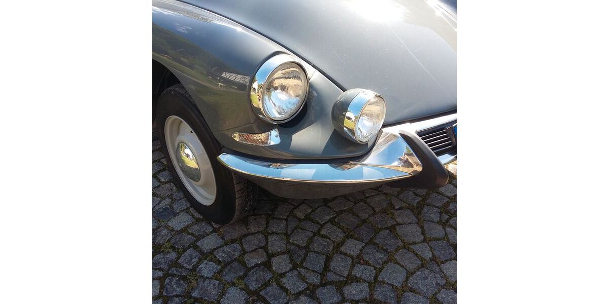 Citroen DS 80.000 km 39.500 &euro; Haan 42781