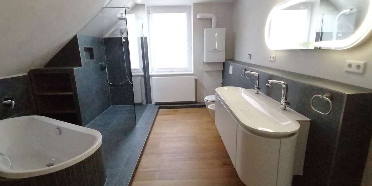 Einfamilienhaus Solingen Wald - 9 Zimmer, 232 m&sup2;, 339.000&euro; | Angebot:26162373