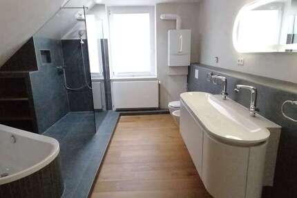 Haus Solingen Wald - 9 Zimmer, 232 m&sup2;, 339.000&euro; | Angebot:26162373