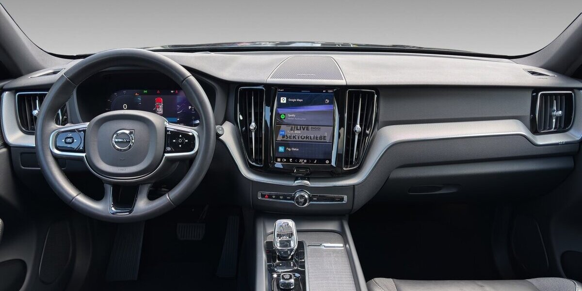 Volvo XC60 Plus Dark AWD Pano H/K Kamera AHK Leder 80.631 km 27.900 &euro; Wuppertal 42327