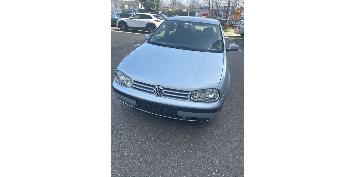 VW Golf 215.000 km 1.890 &euro; Ratingen 40880