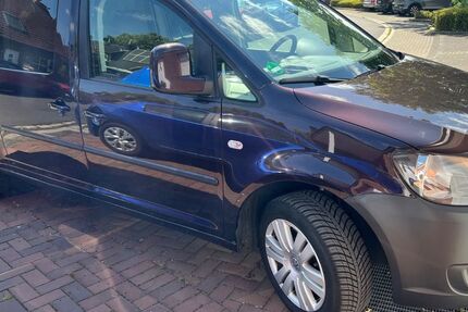 VW Caddy 141.000 km 11.700 &euro; Neuss 41462