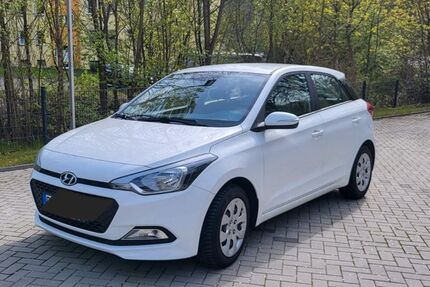 Hyundai i20 52.000 km 8.200 &euro; Remscheid 42859