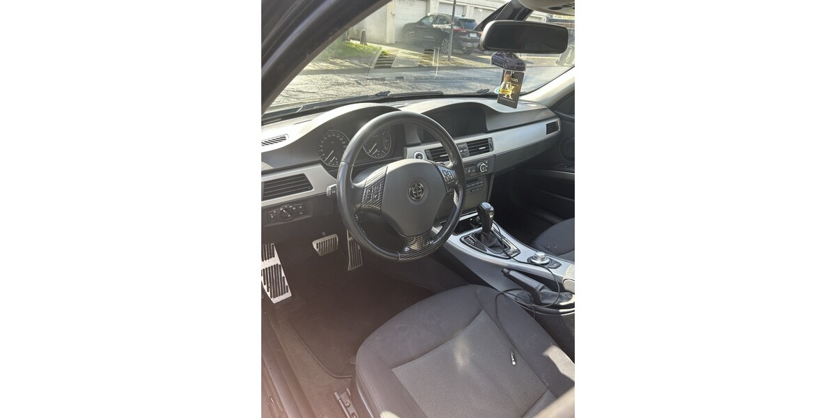 BMW E90 205.000 km 6.500 &euro; Köln 50667