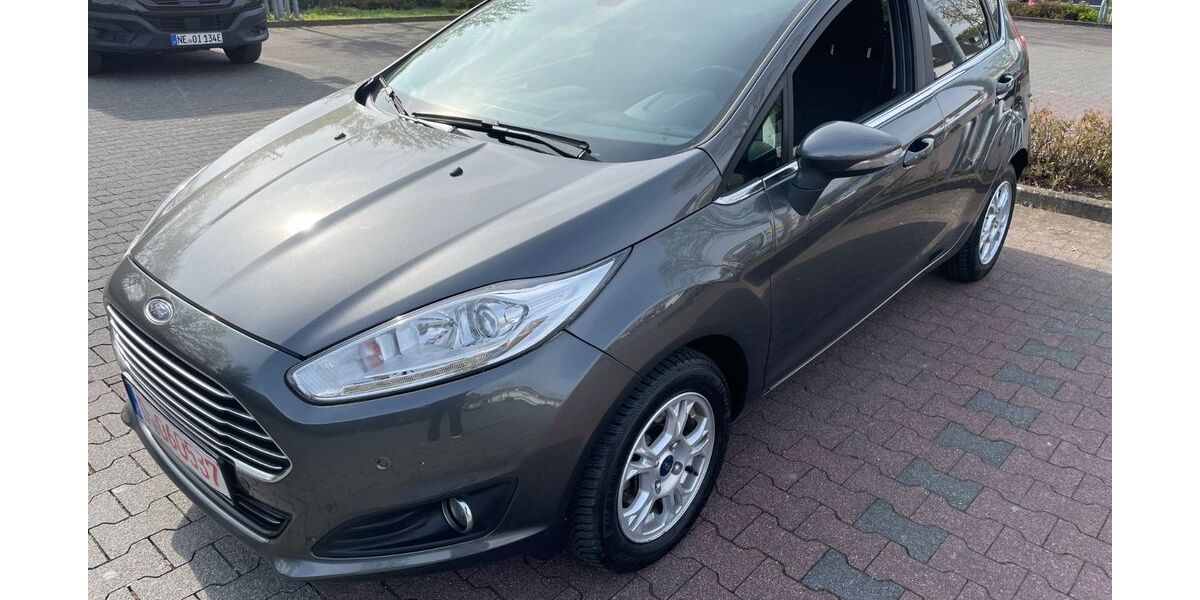 Ford Fiesta 68.000 km 5.750 &euro; Düsseldorf 40229