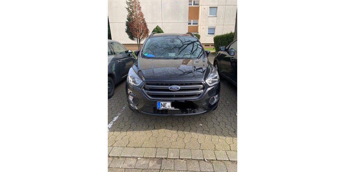 Ford Kuga 61.400 km 18.800 &euro; Neuss 41460