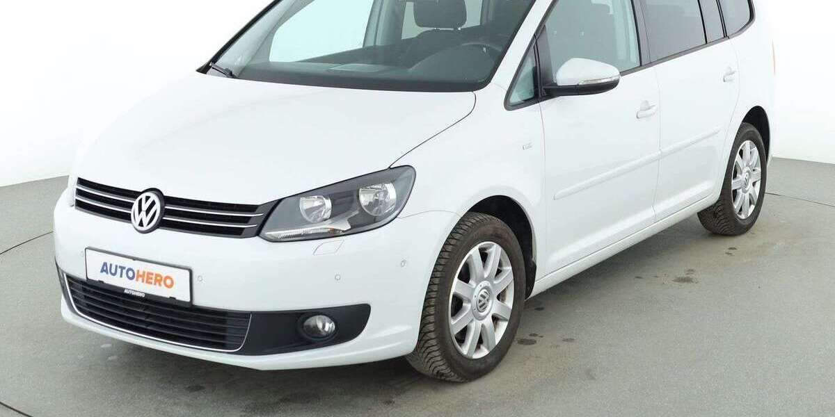 VW Touran 49.188 km 15.780 &euro; Köln 50739