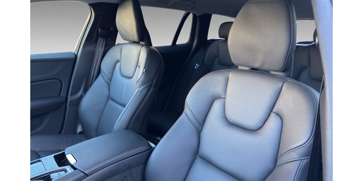 Volvo V60 T8 Plus Dark Hybrid AWD Leder LED AHK 12.629 km 28.900 &euro; Wuppertal 42327