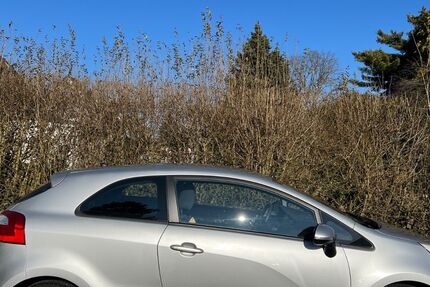 Kia Rio 61.977 km 6.199 &euro; Velbert 42549