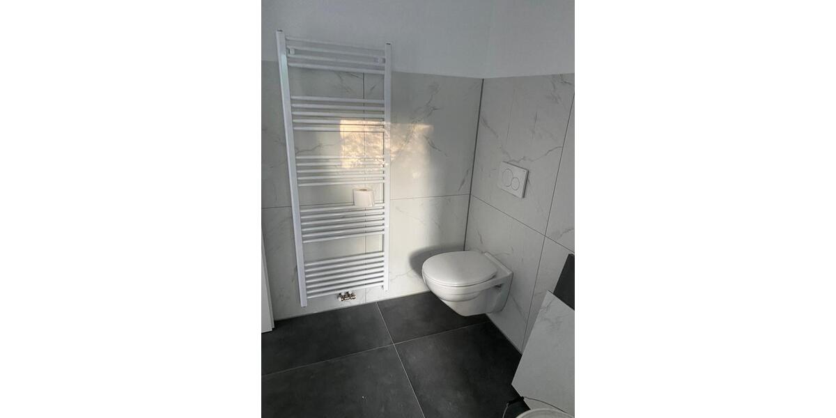 Etagenwohnung Köln Mülheim - 4 Zimmer, 120 m&sup2;, 1.300&euro; | Angebot:25630401