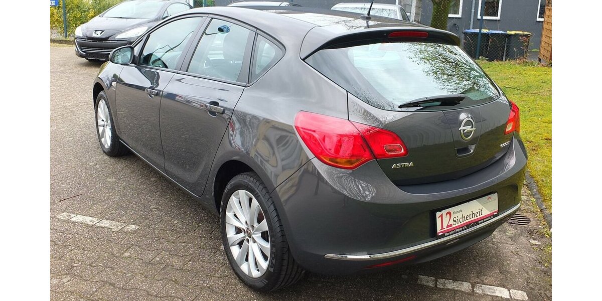 Opel Astra ACTIVE KLIMAANLAGE 17 ZOLL LMF TEMPOMAT 92.855 km 7.598 &euro; Köln 50858