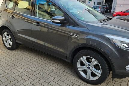 Ford Kuga 83.000 km 11.400 &euro; Schwelm 58332