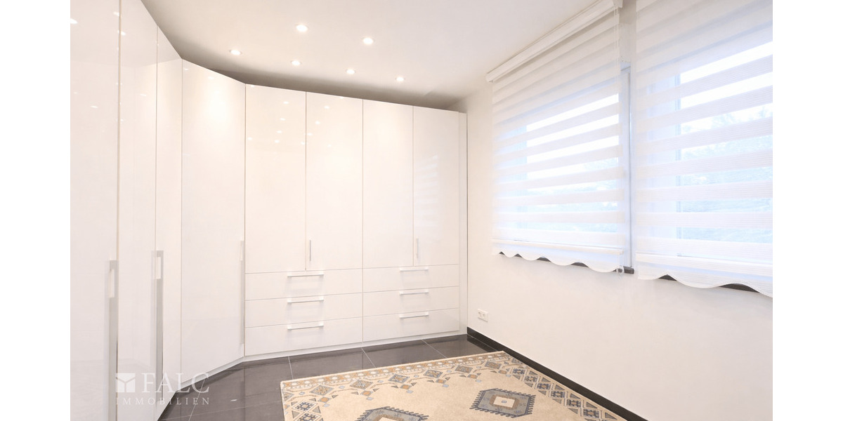 Einfamilienhaus Köln Esch/Auweiler - 8 Zimmer, 288 m&sup2;, 999.000&euro; | Angebot:25696534