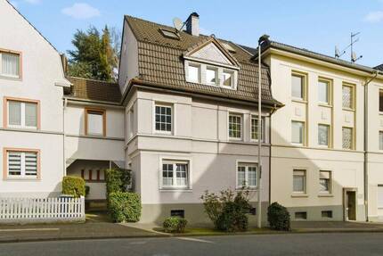 Haus Solingen Solingen-Mitte - 6 Zimmer, 156 m&sup2;, 449.000&euro; | Angebot:26176330