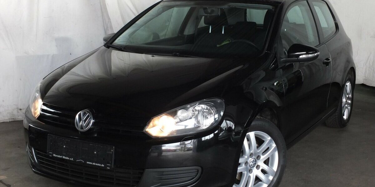 VW Golf 1.4i TRENDLINE KLIMAANLAGE SPORT-LMF SHZ 135.895 km 5.904 &euro; Köln 50858