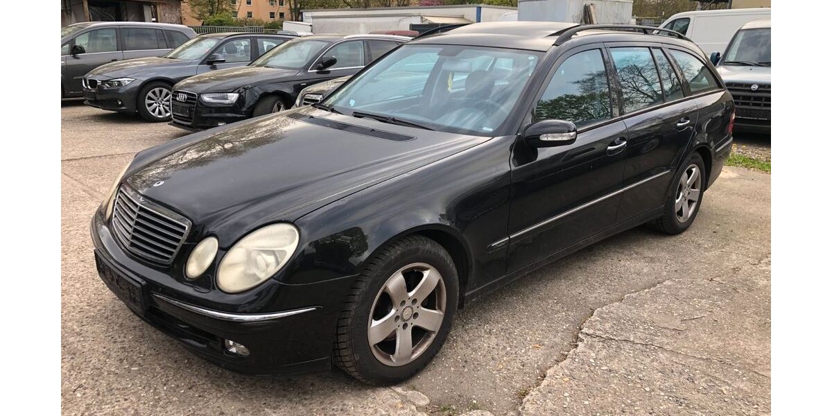 Mercedes-Benz E 200 220.476 km 2.690 &euro; Düsseldorf 40231