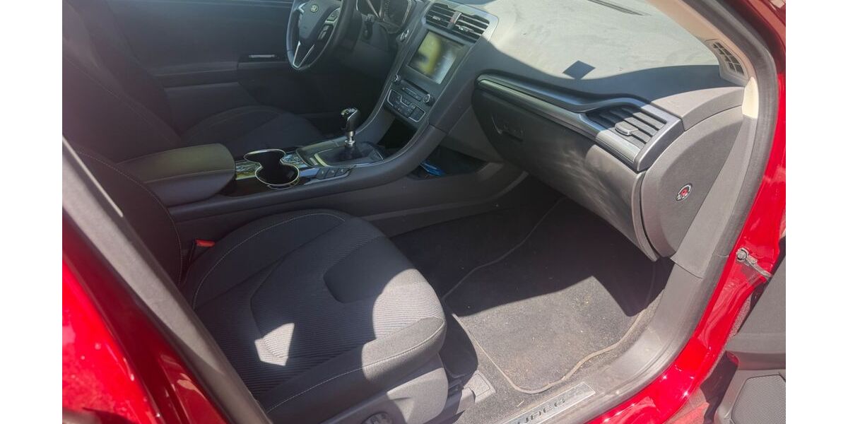 Ford Mondeo 57.000 km 9.890 &euro; wuppertal 42279
