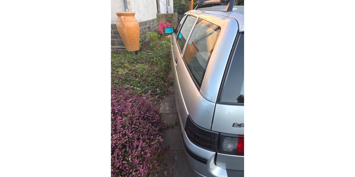 Lada 2111 52.000 km 2.200 &euro; Köln 50667