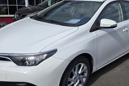 Toyota Auris 177.737 km 9.480 &euro; Solingen 42659