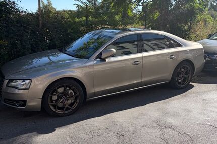 Audi A8 250.000 km 12.250 &euro; Düsseldorf 40215