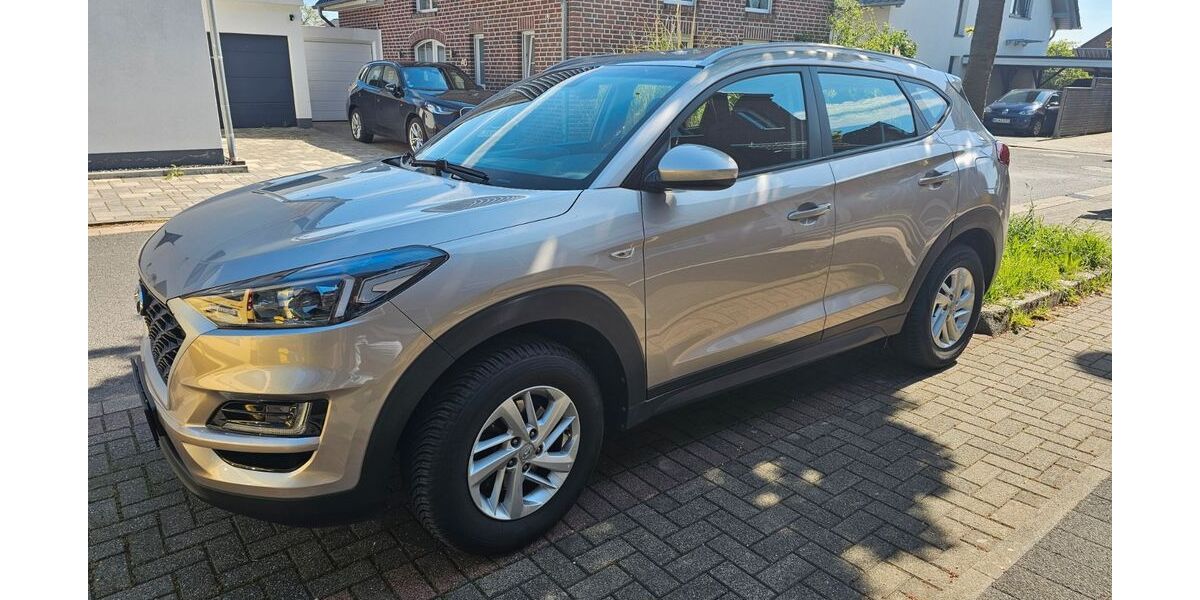Hyundai TUCSON 80.000 km 14.900 &euro; Neuss 41470