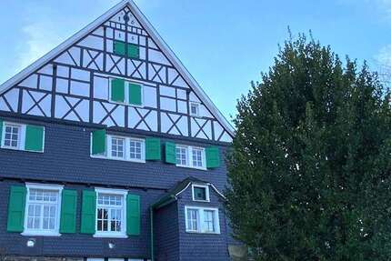 Haus Solingen - 12 Zimmer, 260 m&sup2;, 260.000&euro; | Angebot:19391789