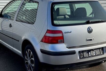 VW Golf 91.150 km 4.790 &euro; Solingen 42719