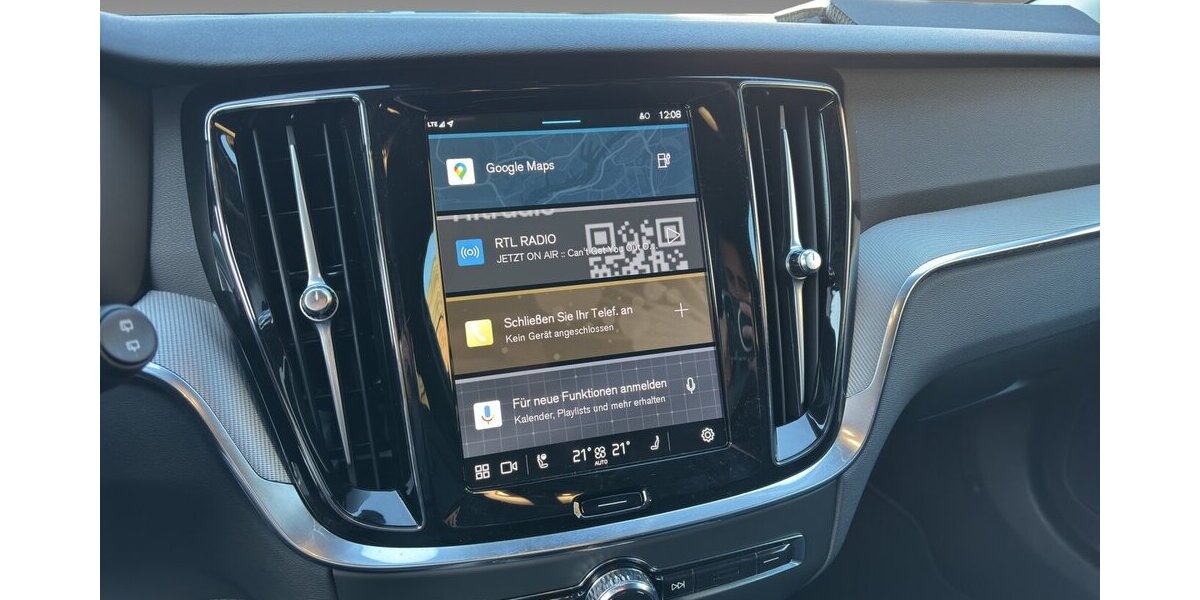 Volvo V60 T8 Plus Dark Hybrid AWD Leder LED AHK 12.629 km 28.900 &euro; Wuppertal 42327