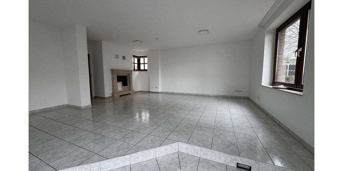 Etagenwohnung Bergisch Gladbach Schildgen - 3 Zimmer, 109 m&sup2;, 1.450&euro; | Angebot:26037052