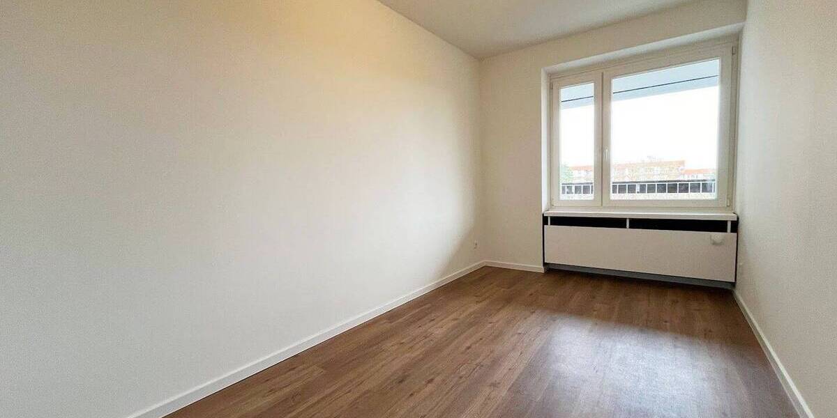 Etagenwohnung Köln Bayenthal - 4 Zimmer, 140 m&sup2;, 2.100&euro; | Angebot:26833510