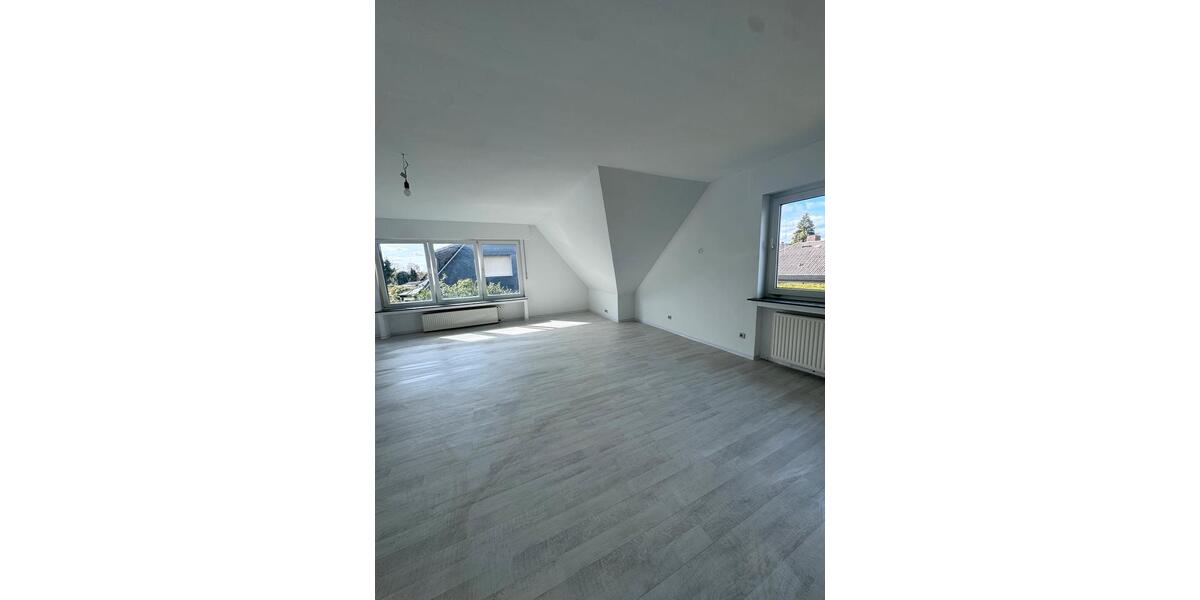 Etagenwohnung Burscheid - 4 Zimmer, 125 m&sup2;, 1.250&euro; | Angebot:25961222