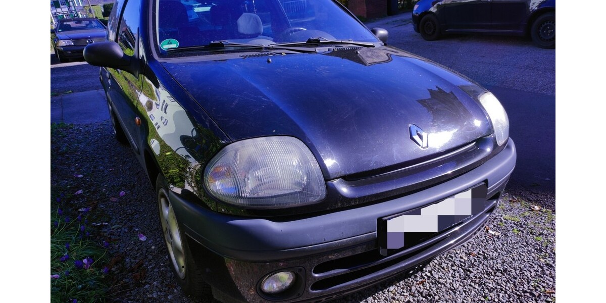 Renault Clio 122.280 km 1.650 &euro; Solingen 42651