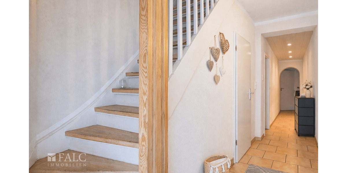 Reihenmittelhaus Köln-Lövenich Lövenich - 6 Zimmer, 147 m&sup2;, 570.000&euro; | Angebot:25696530