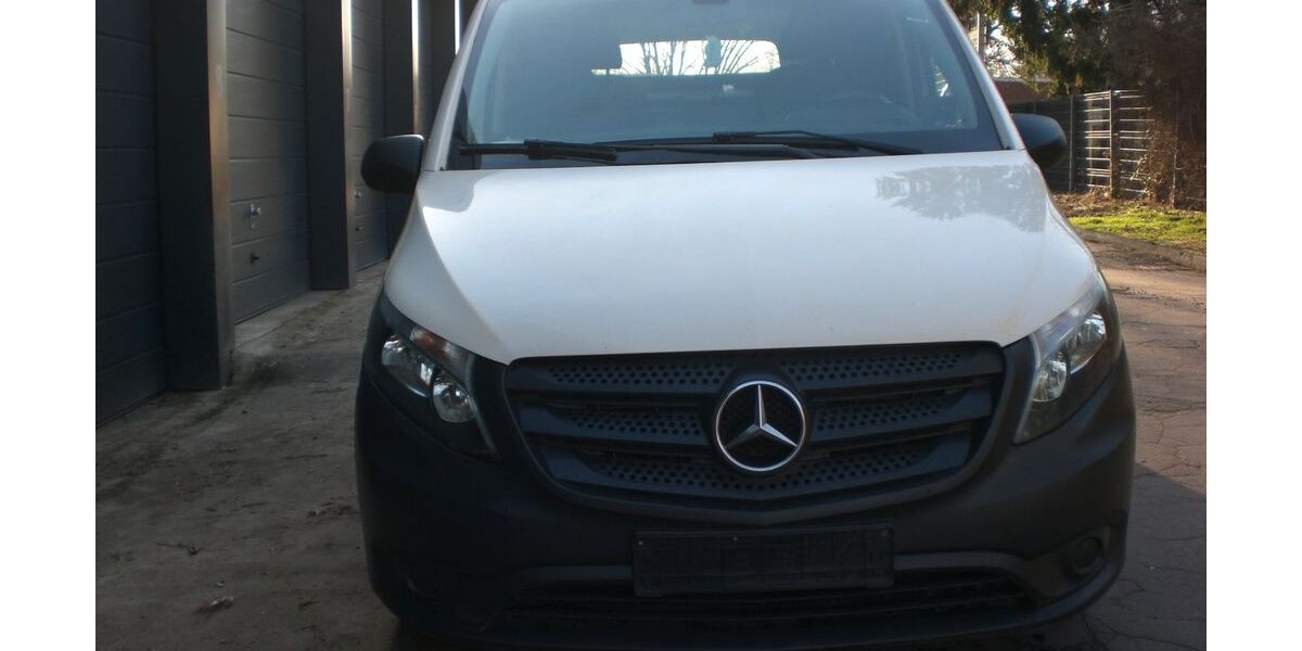 Mercedes-Benz Vito 215.300 km 9.000 &euro; Köln 50735