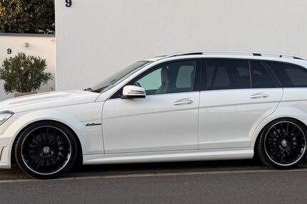 Mercedes-Benz C 63 AMG 98.000 km 47.999 &euro; Neuss 41466