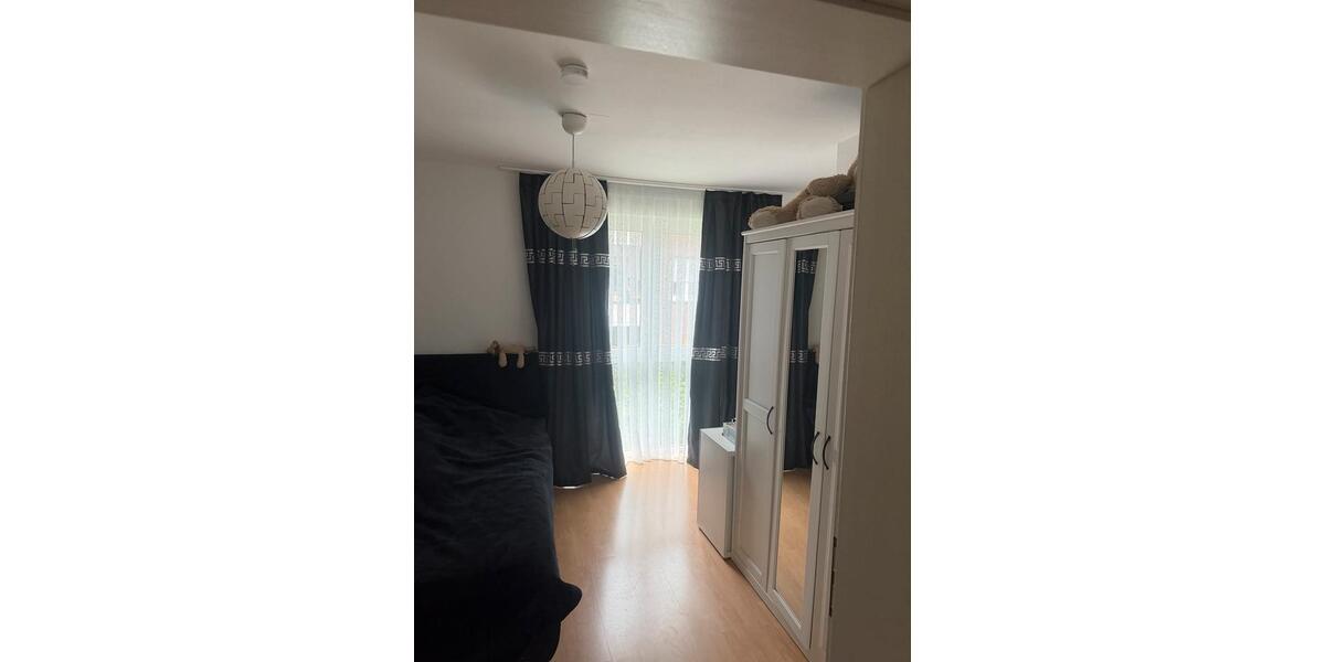 Etagenwohnung Düsseldorf Stadtbezirk 8 - 3 Zimmer, 100 m&sup2;, 900&euro; | Angebot:26294677