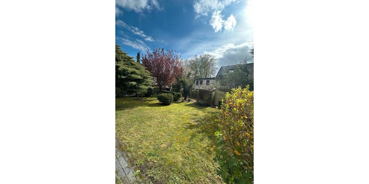 Doppelhaushälfte Düsseldorf Stadtbezirk 6 - 5 Zimmer, 154 m&sup2;, 2.600&euro; | Angebot:26051077