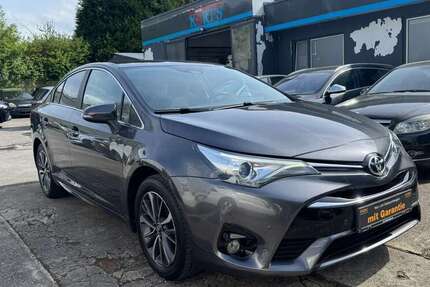 Toyota Avensis 92.000 km 11.999 &euro; Solingen 42655