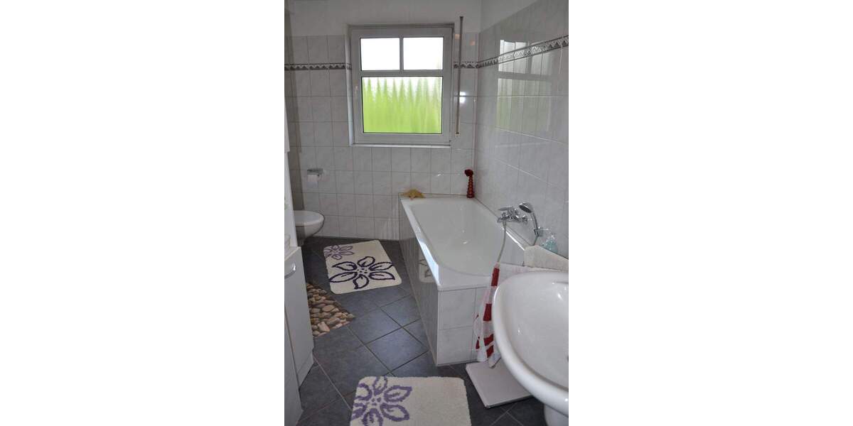 Etagenwohnung Düsseldorf Unterrath - 4 Zimmer, 99 m&sup2;, 1.450&euro; | Angebot:25970683