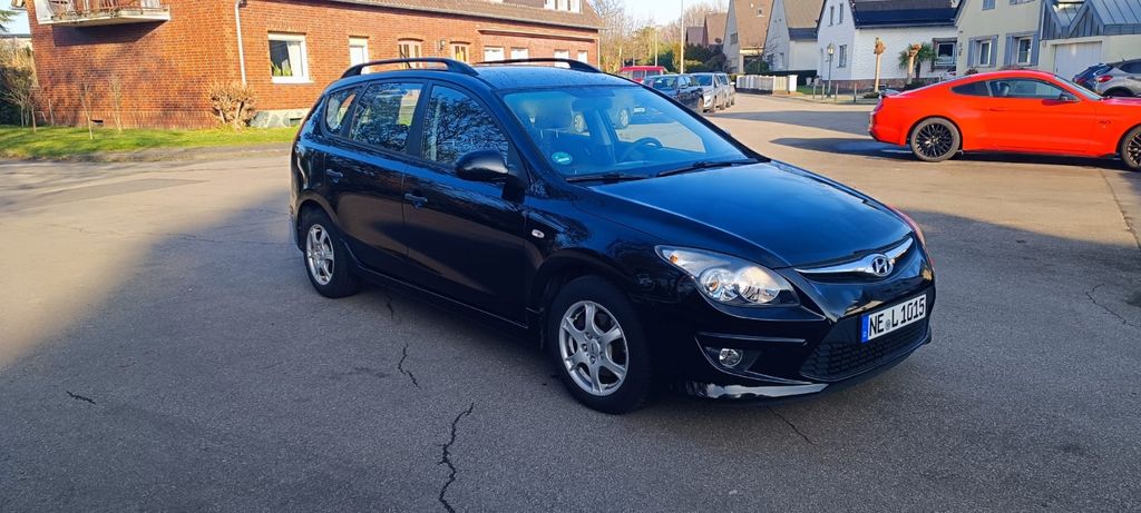 Hyundai i30 207.000 km 4.400 &euro; Dormagen 41541